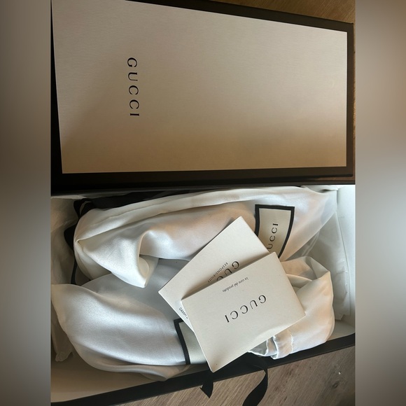 ♨️steal Authentic Gucci Women's Red Velvet Loafers - Picture 8 of 8